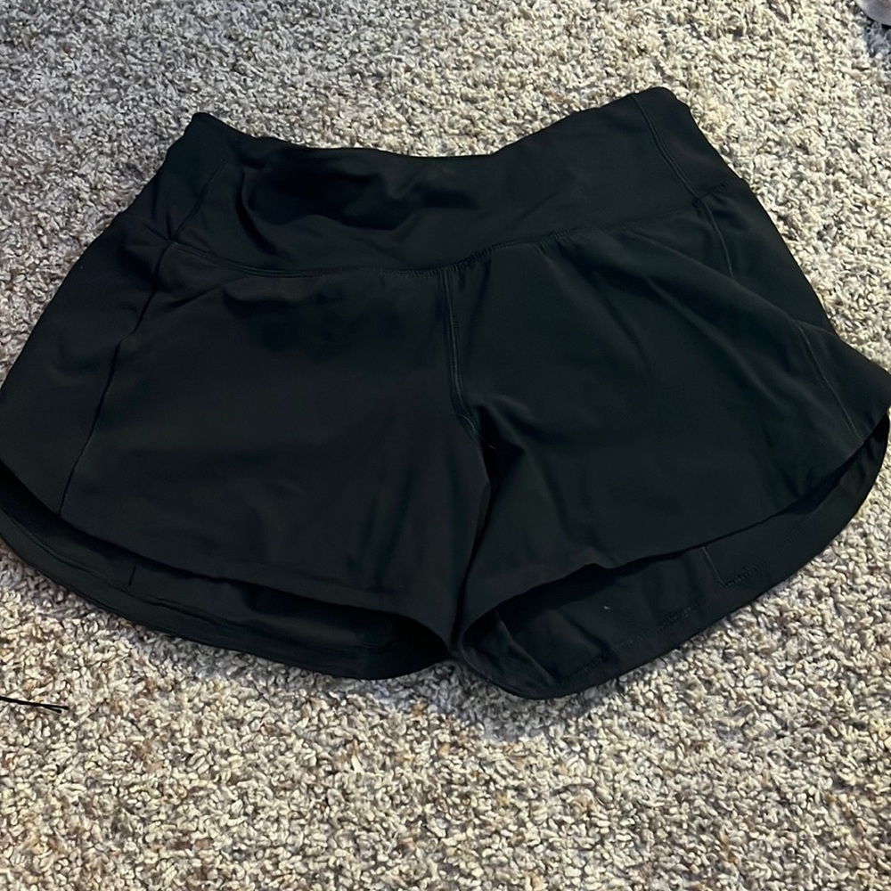 ⭐️Black Lulu shorts!!